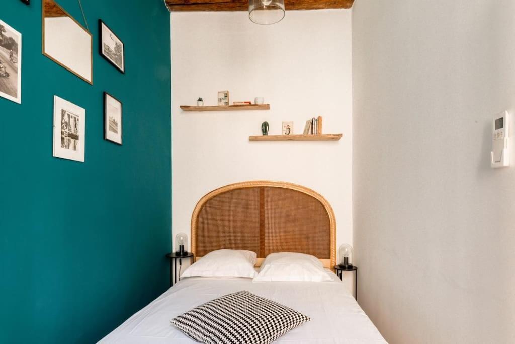 Appartement Authentique Situe En Plein Centre D'อองทีบส์ ภายนอก รูปภาพ