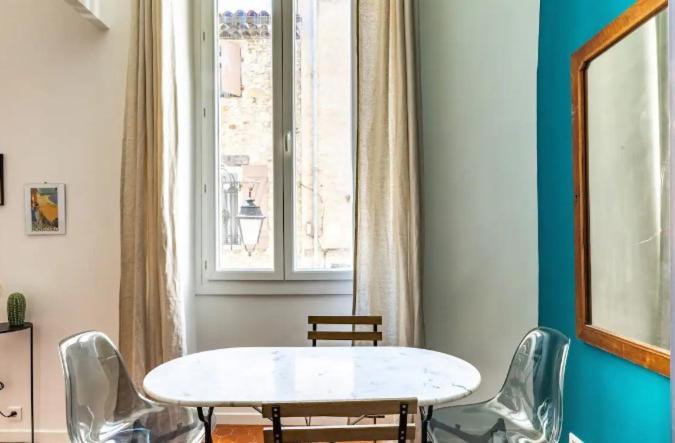 Appartement Authentique Situe En Plein Centre D'อองทีบส์ ภายนอก รูปภาพ